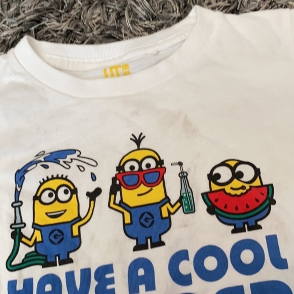 Minions t shirt 3T Uniqlo see pics. - Picture 2 of 4